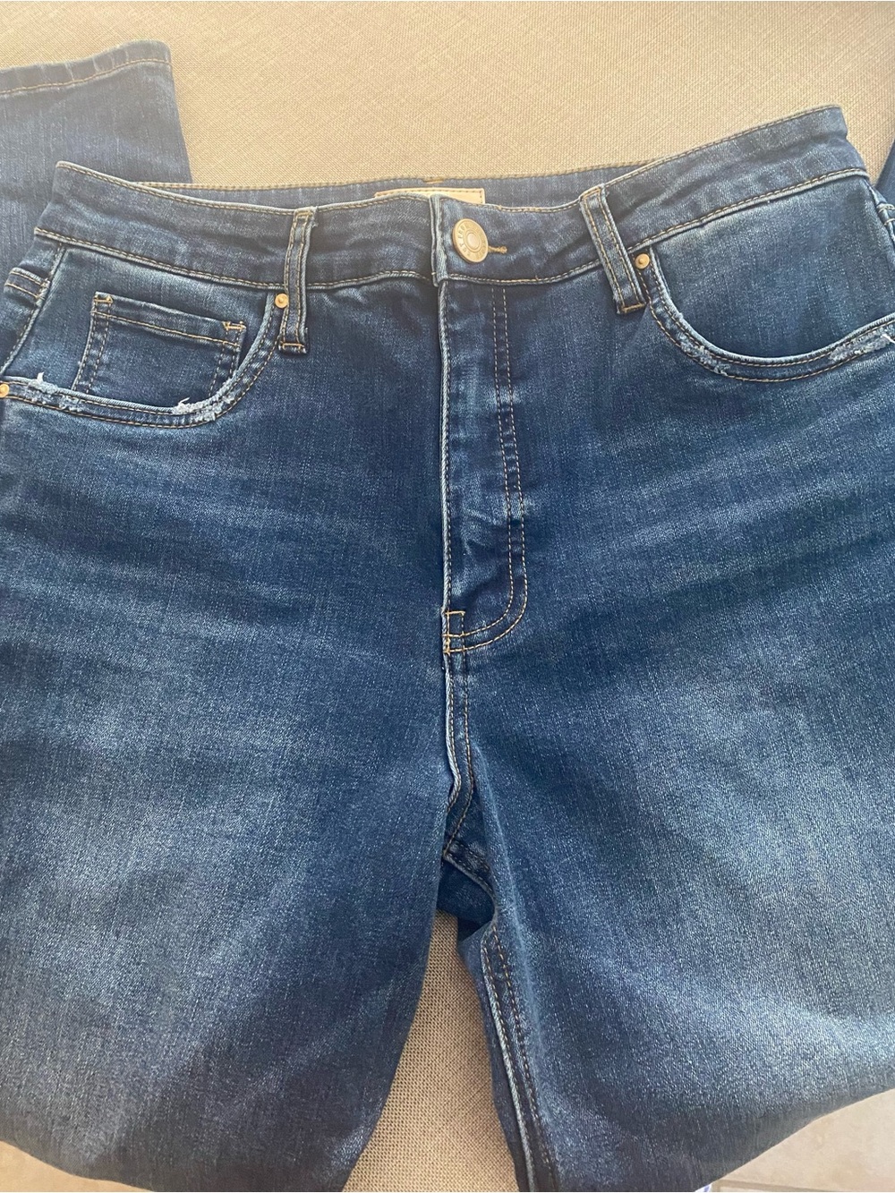 Kut from the Kloth Elizabeth Straight leg high waisted Jeans.
